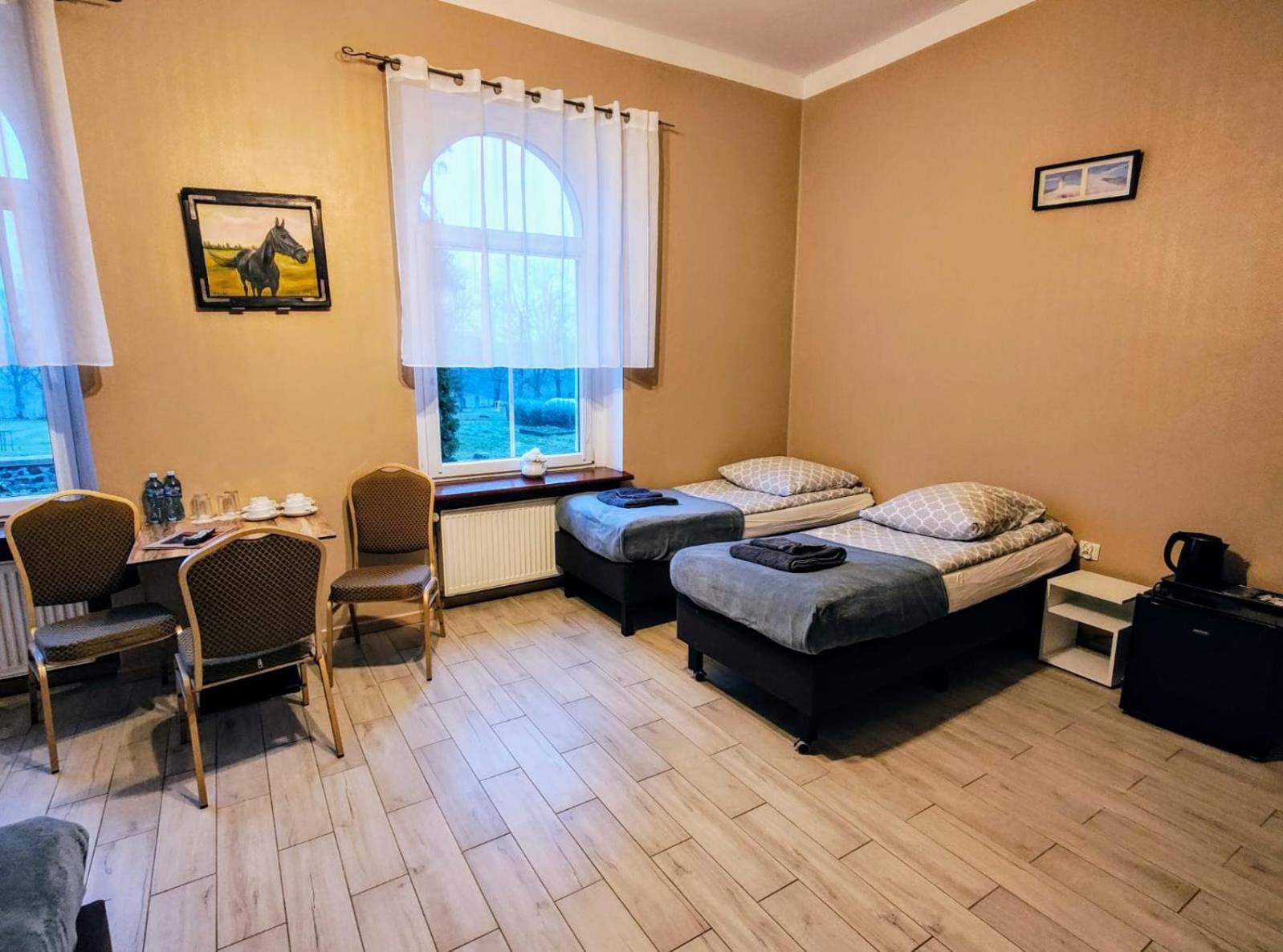 Palac Pod Bocianim Gniazdem Runowo  Bagian luar foto