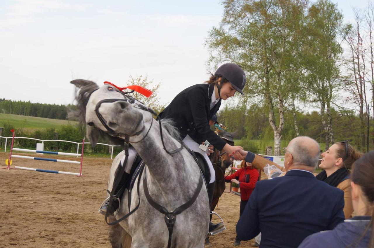 Palac Pod Bocianim Gniazdem Runowo  Bagian luar foto